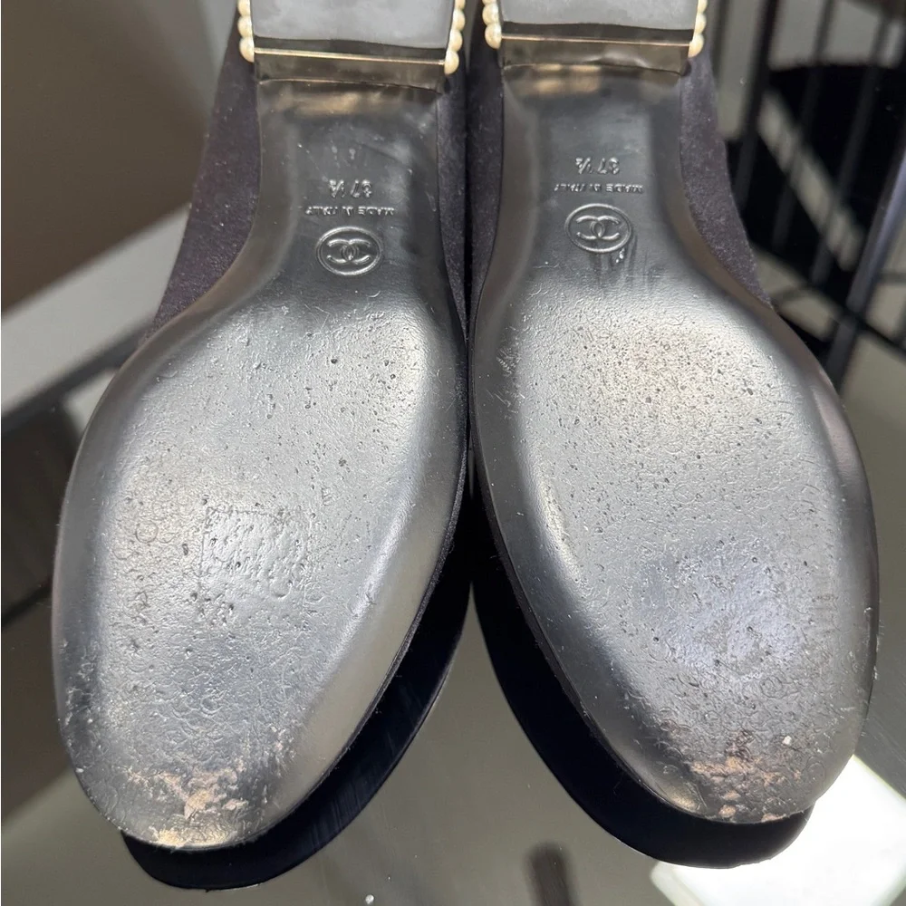 Chanel Satin Flats with Pearls on Heels - Picture 10 of 16